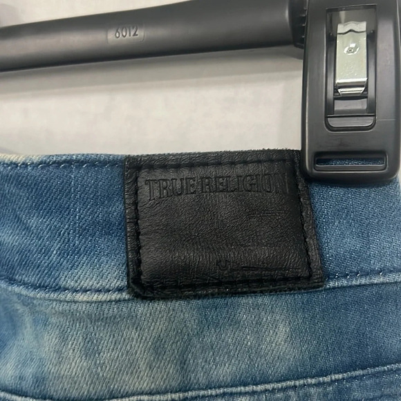 True Religion Halle Moto Jean's in Rebel Bleached - Picture 9 of 11